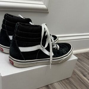 Vans  High-Top Black and White Sneakers size 6.5 men’s women’s sz 8